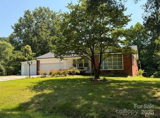 2405 Forrestbrook Dr, Kannapolis, NC 28083