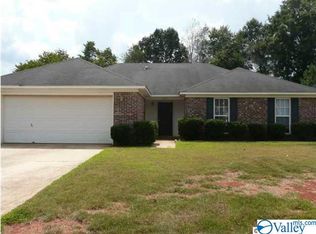 208 Brook Wind Dr, Hazel Green, AL 35750