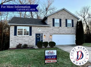 2022 Woodstream Dr, O Fallon, IL 62269