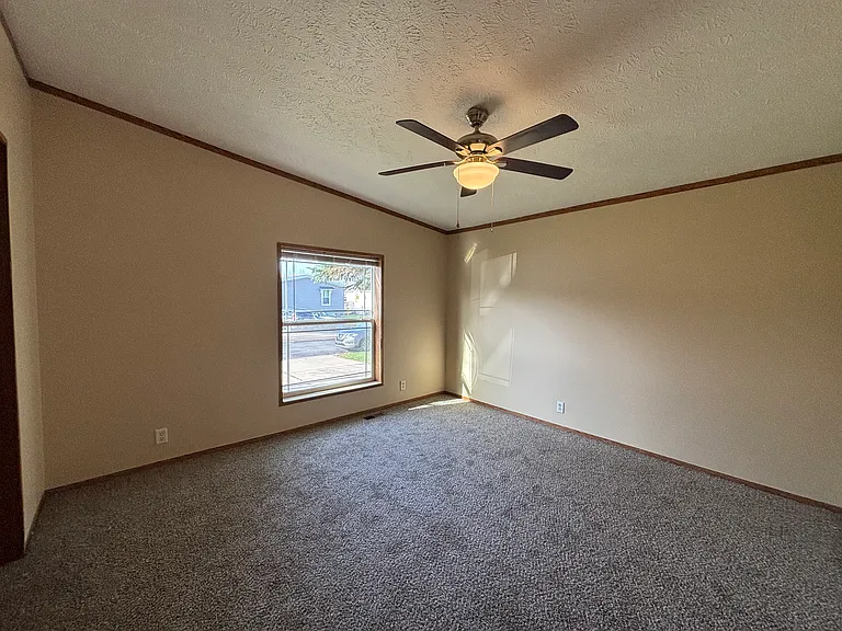 481 Spanish Oak Ln — Photo 3