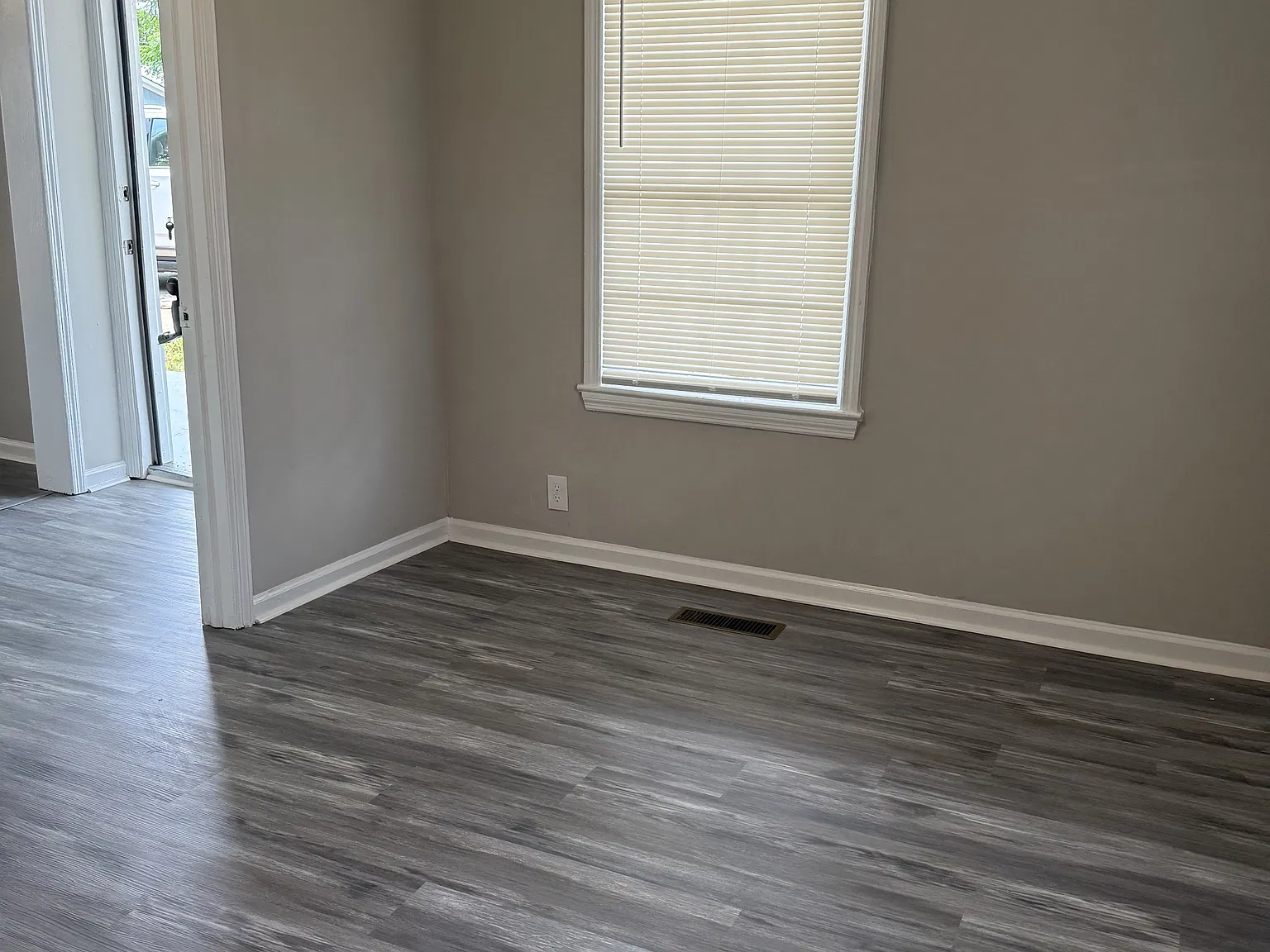 309 Dix Street - 1 — Photo 2