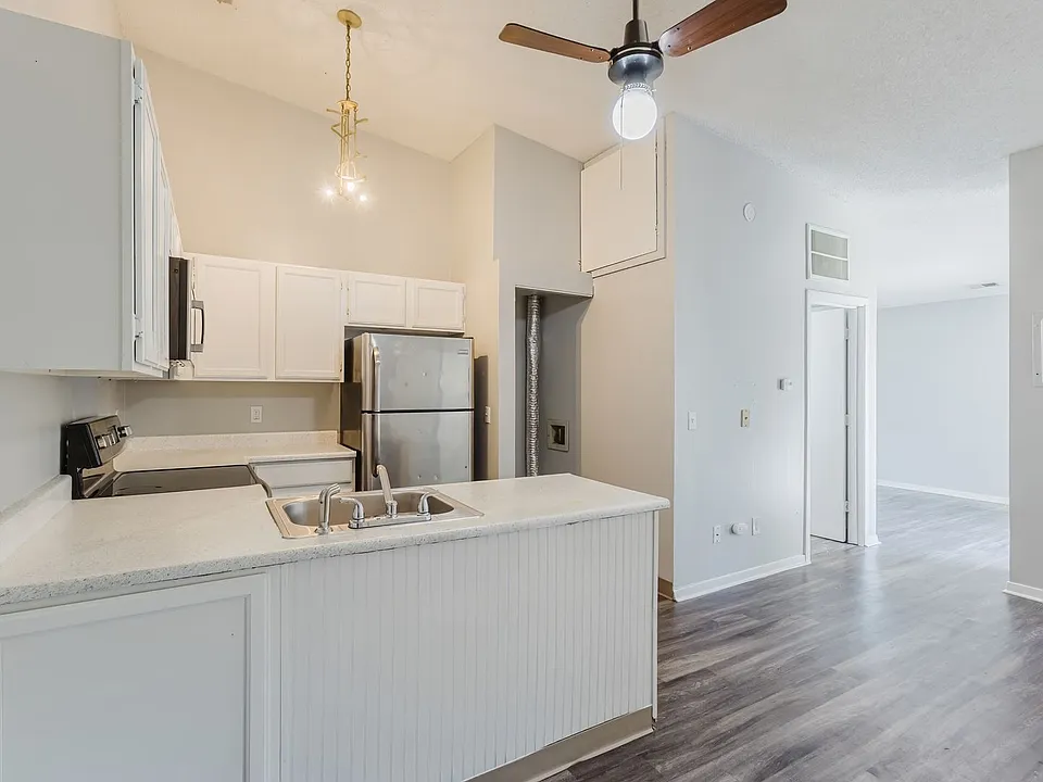 920 S Dawson Way #17