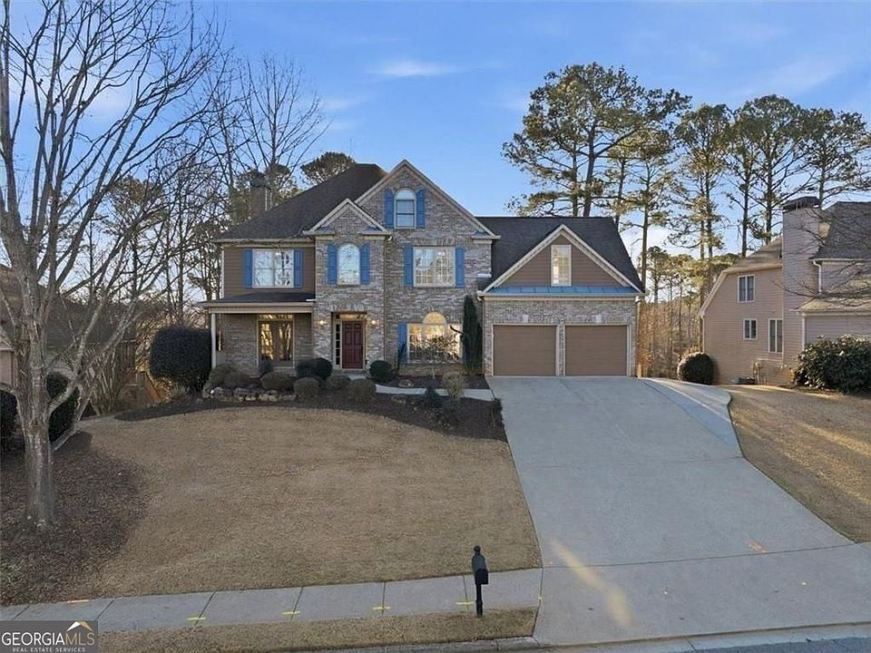 1st image of 834 Valley Dr