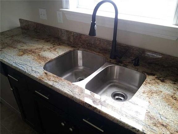3rd image of 5721-23 Pasteur Blvd