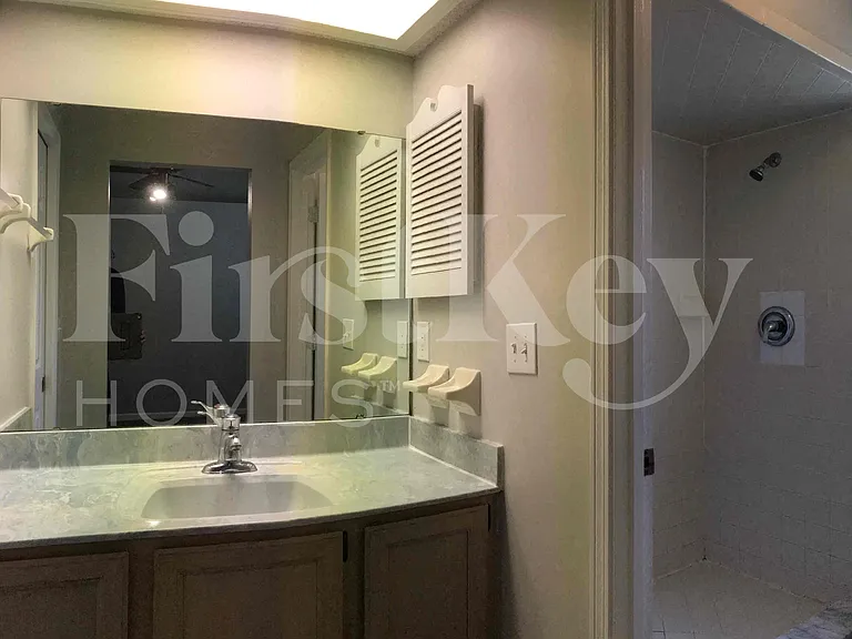 7852 Catskills Ct — Photo 22