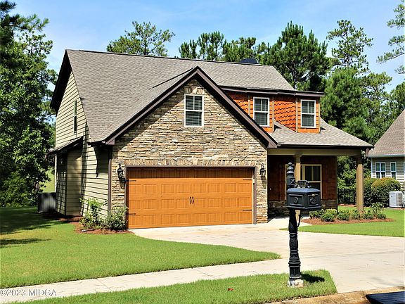 2nd image of 276 Lakeview Dr