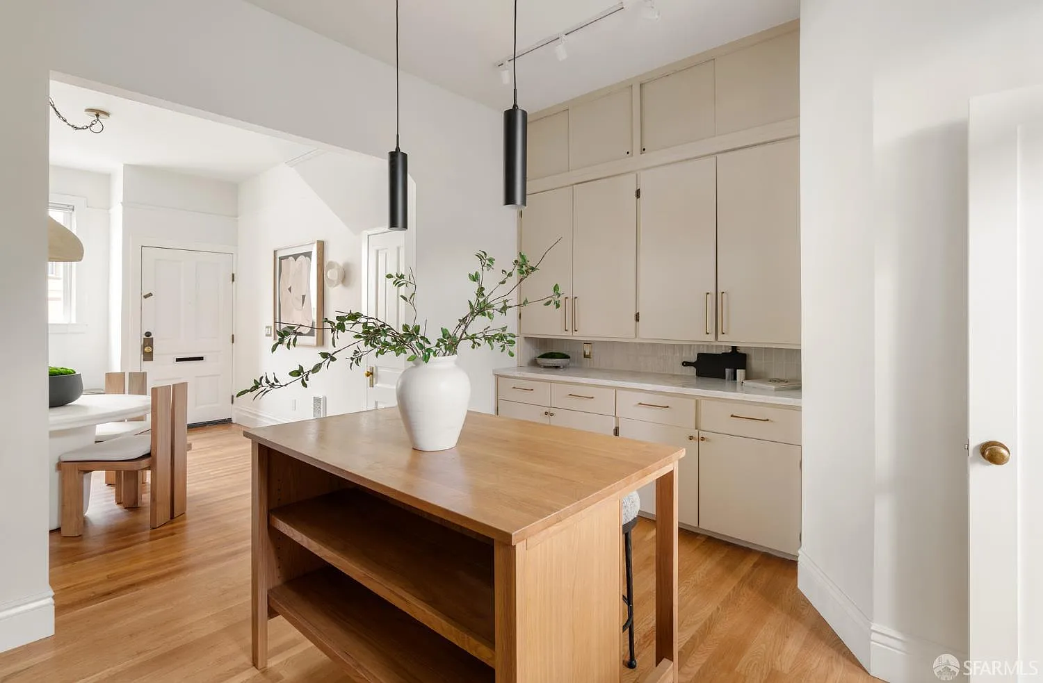 451 8th Ave - Photo 9
