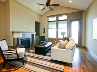 9400 Lime Stone Rd #4-2, Parkville, MO 64152