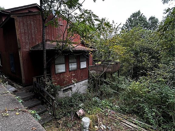 3rd image of 303 Attica St