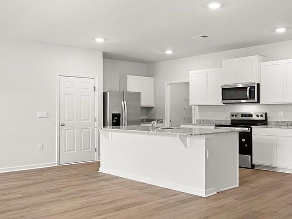 5th image of 101 Hill Side Rd