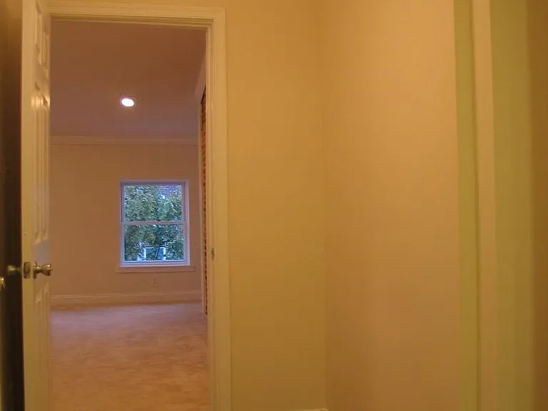 1811 E Pratt St — Photo 11