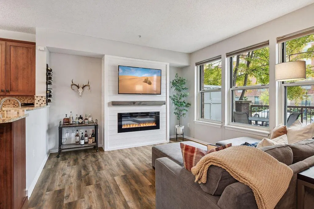 2 bed, 1.5 bath, 1244 sqft, $3,100 — Photo 2