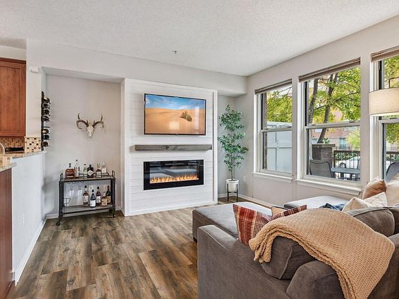2nd image of 580 N 2nd St APT 104