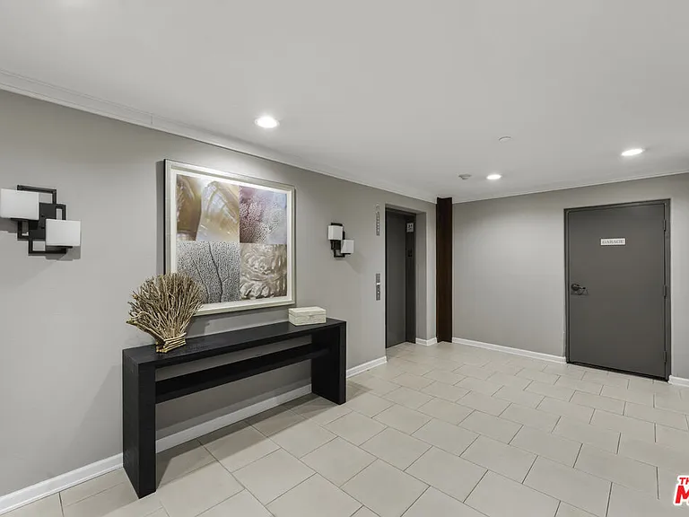 1820 Benecia Ave #402 — Photo 12