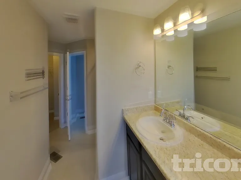 6748 Lamine Dr — Photo 20