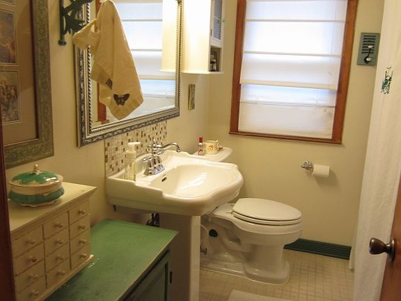 3rd image of 6828 Luana Ave