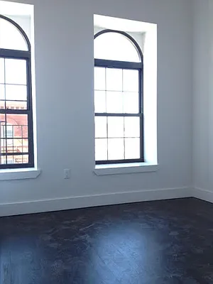 Rented by Full Time Management | media 55