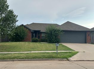 6816 SW Drakestone Blvd, Lawton, OK 73505