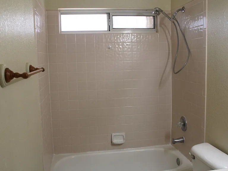 10936 Whitehall Dr — Photo 10