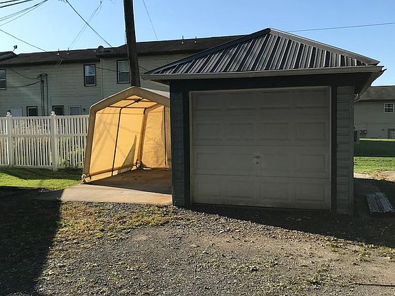 Detached 1 Car Garage