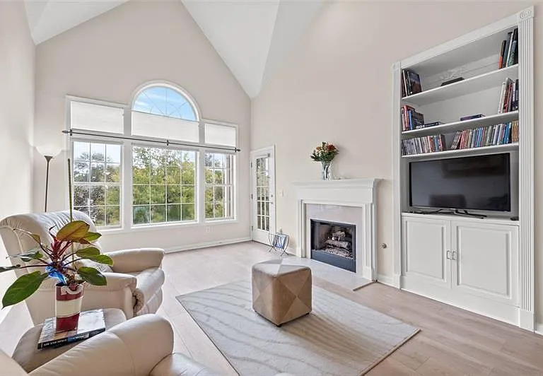 3636 Habersham Rd NW #1401 — Photo 1