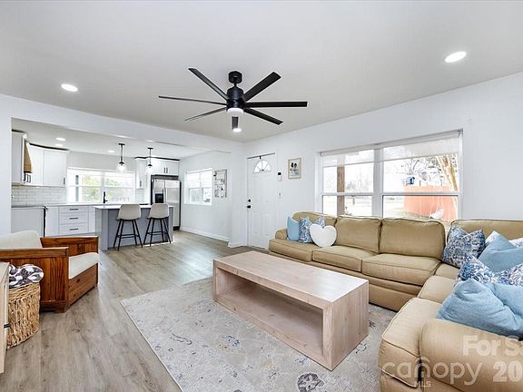 4th image of 115 Odaniel St