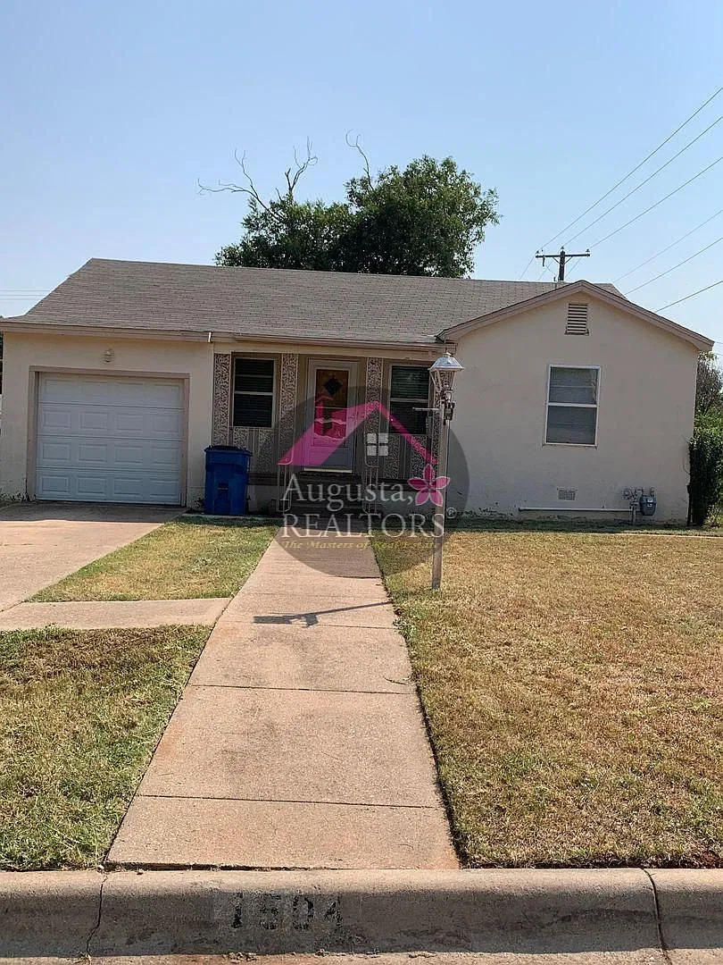Adorable 2 Bedroom Home in Sweetwater, TX! — Photo 1