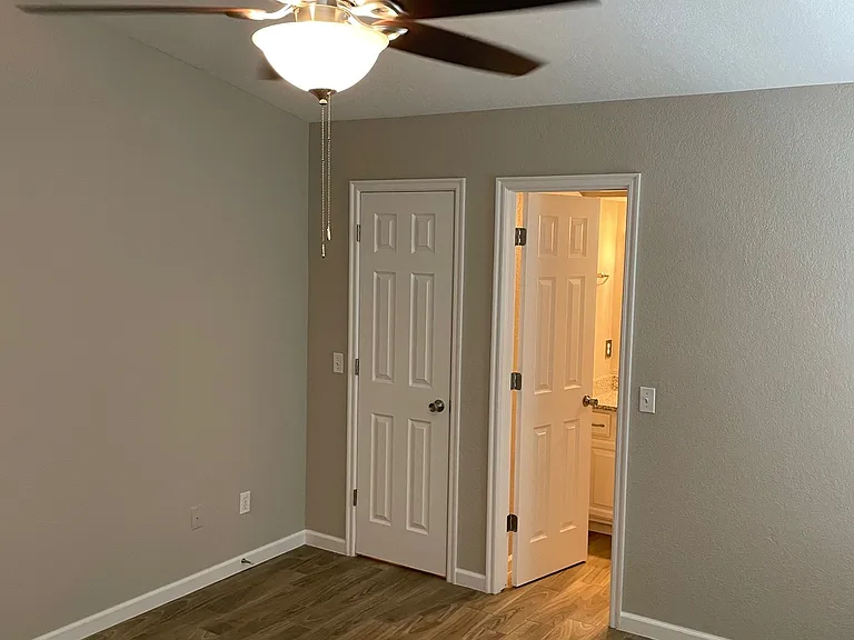 11364 Walters Ave — Photo 15