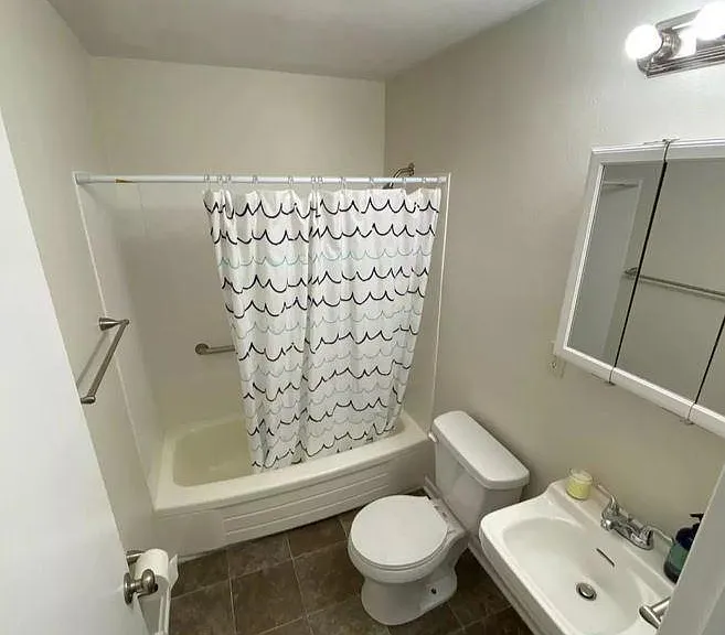 3412 Woodman Dr — Photo 6