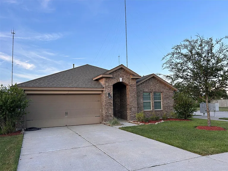 1402 Central Heights Dr — Photo 25