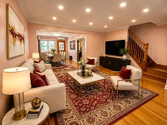 Living room, photo 2