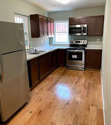 4th image of 2111 Jefferson St
