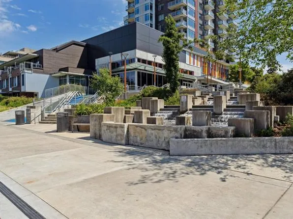 2060 Curling Rd #111, North Vancouver, BC V7P 0E1
