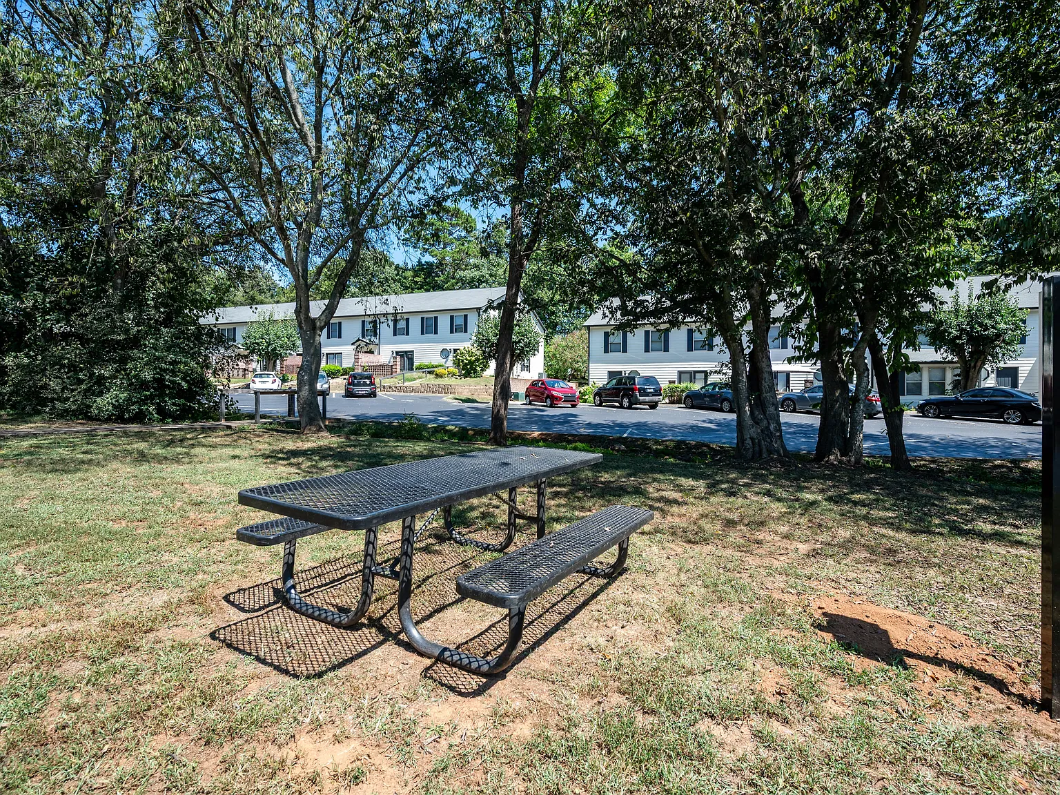 Smoky Crossing Apartment Homes — Photo 4