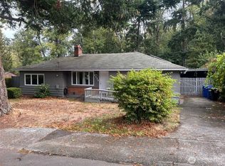 9338 SW Forest Street Ct, Seattle, WA 98136