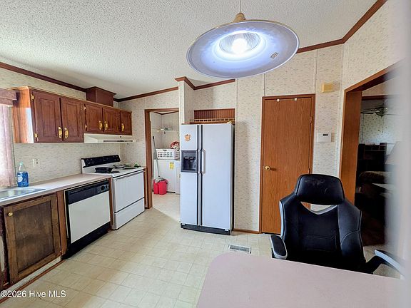 2nd image of 3120 Mobleys Bridge Road