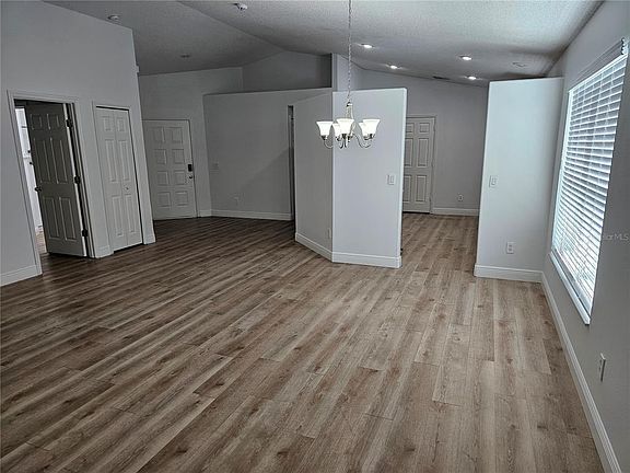 4th image of 168 Hanging Moss Dr