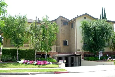 1206 Viola Ave