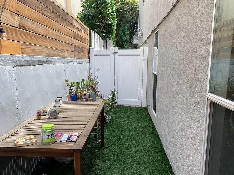 14126 Dickens St — Photo 8