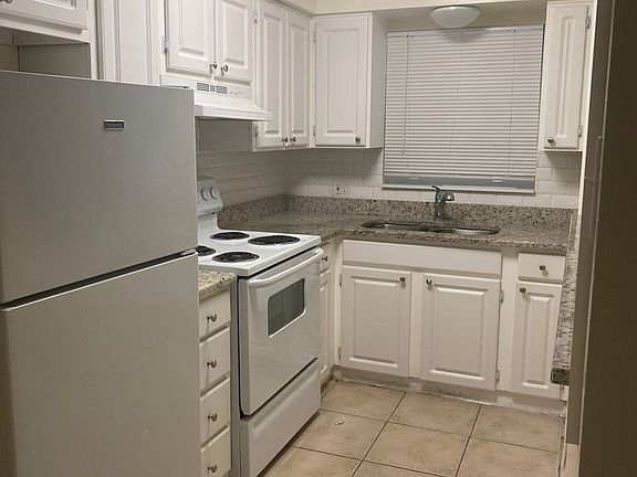 5th image of 500 75th Ave N #3