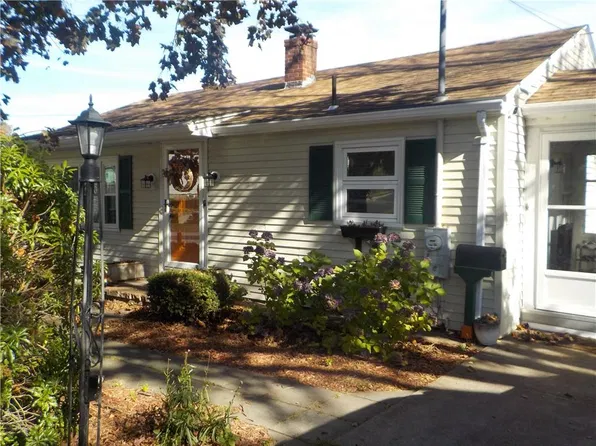 122 Fairfield Ave, Woonsocket, RI 02895