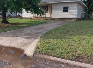 514 E London Dr, Apache, OK 73006