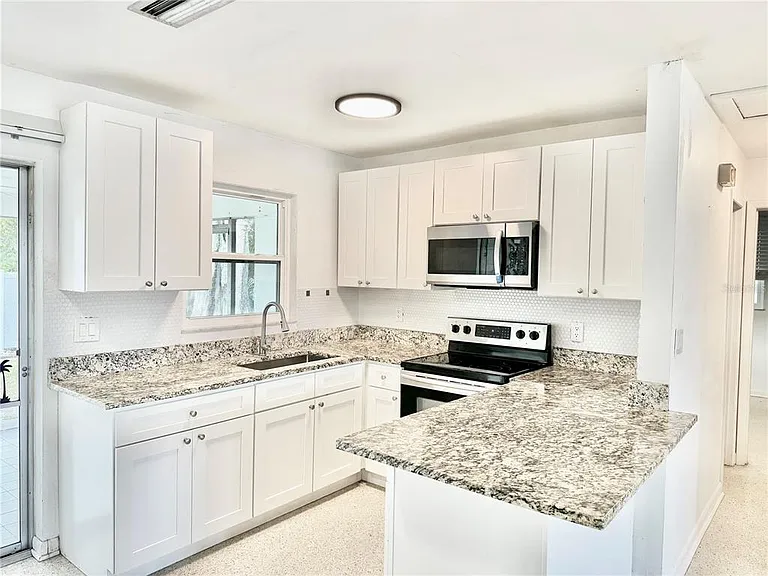 1764 S Martin Luther King Jr Ave — Photo 17