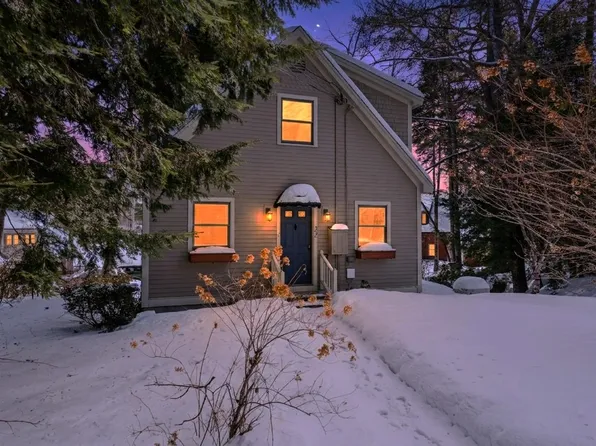 22 Crescent Lane, Hebron, NH 03241