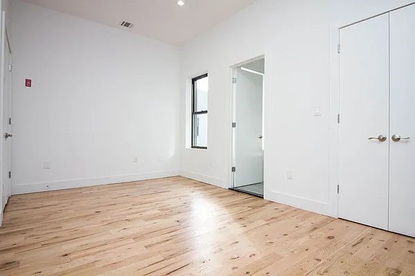 Rented by Nooklyn NYC LLC | media 2