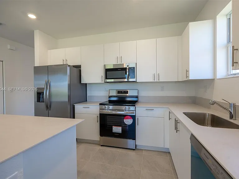 2978 SE 25th Ave — Photo 6