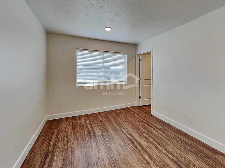221 N Dry Creek Rd — Photo 23