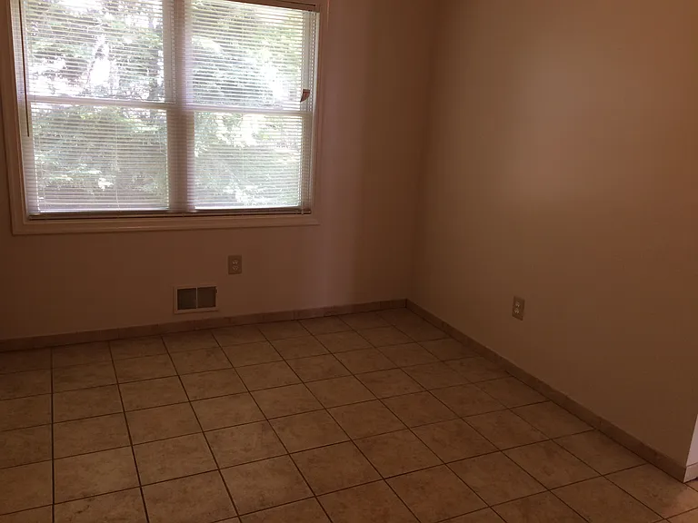 2 Carriage Ln #2 — Photo 6