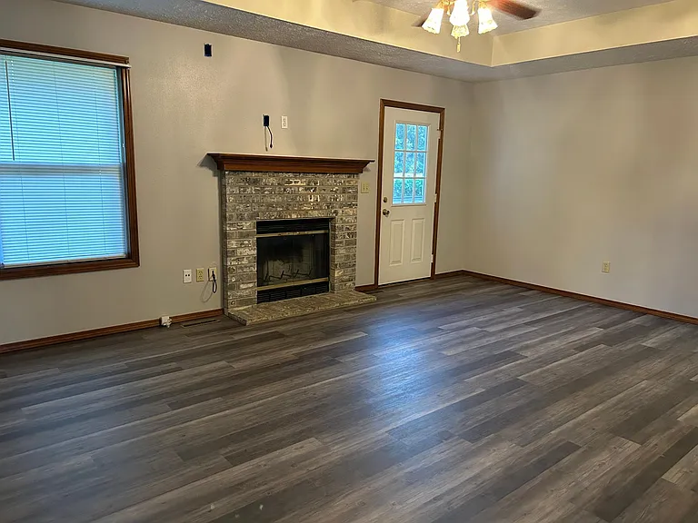 3414 W Riverside St — Photo 6