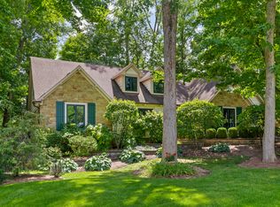 697 Morningside Ct, Zionsville, IN 46077